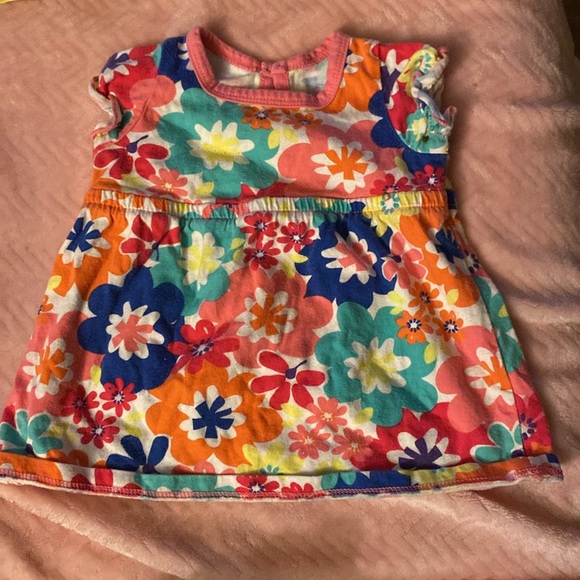 baby girl dresses size nb and 0-3 - Picture 2 of 8